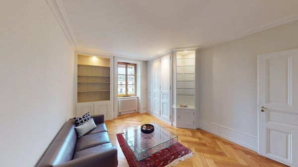 Private mansion & exceptional address 13