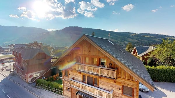 The art of living in Megève: elegant penthouse in the heart of the village 9