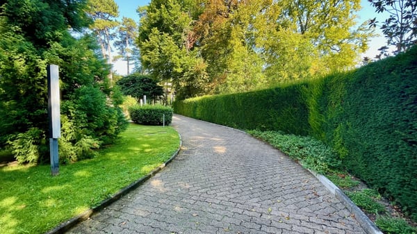 Exceptional attic duplex with panoramic terraces and private park. 1