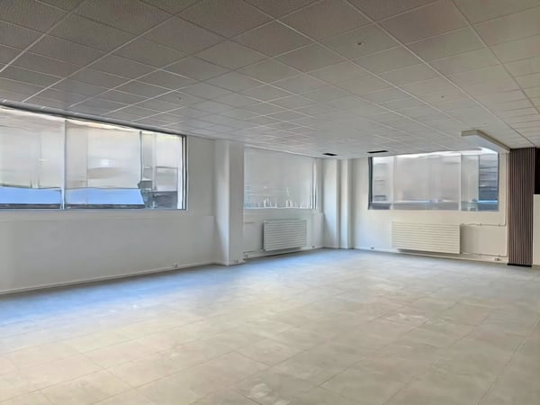 Commercial arcade, sale as a company or in a personal name 2
