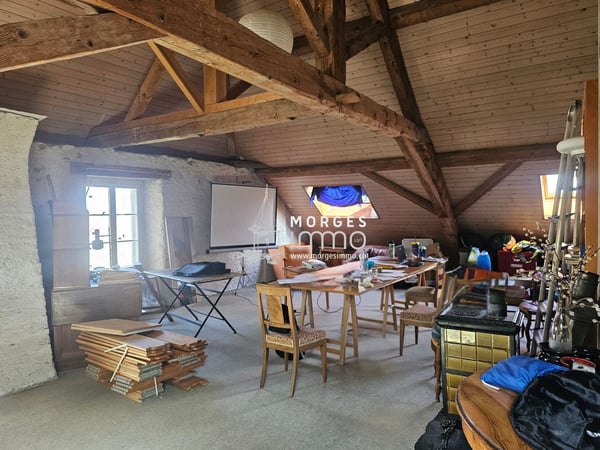 Jolie maison villageoise composée de 2 appartements avec jardin privatif 13