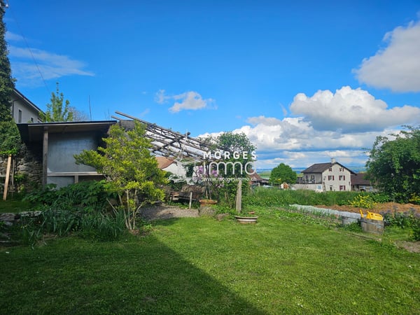 Jolie maison villageoise composée de 2 appartements avec jardin privatif 12