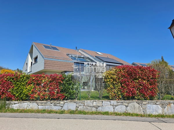 Belle villa jumelle de 5.5 pièces avec jardin privatif à Aubonne 1