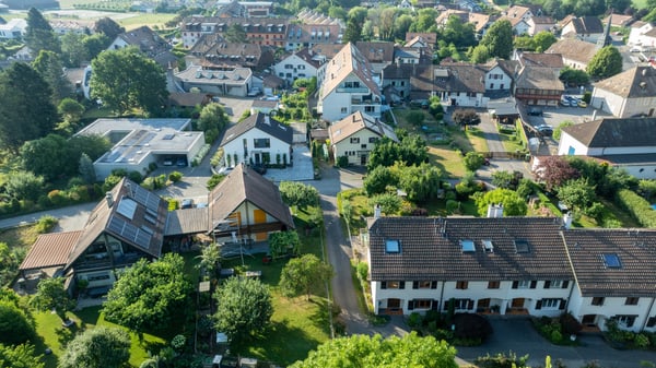 VILLA FAMILIALE EN PIGNON AVEC JARDIN, DANS UN CADRE VERDOYANT 7