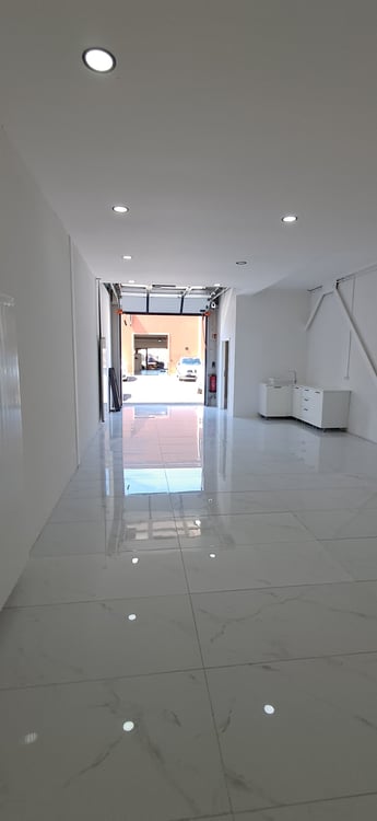 Box de 60 m2 à Crissier 4