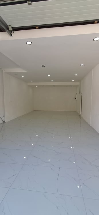 Box de 60 m2 à Crissier 3
