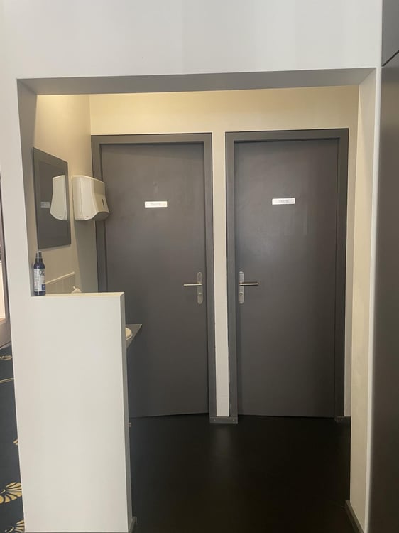 ARCADE COMMERCIALE DE 140 M2 AU COEUR DE NYON 9