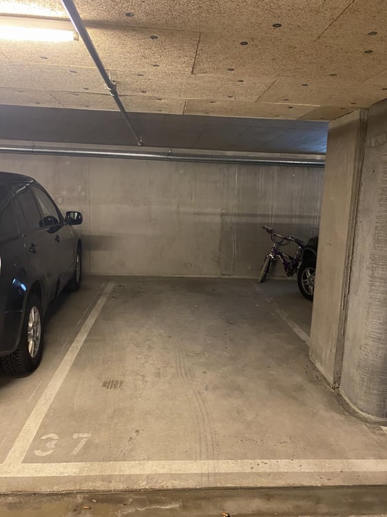 Place de parking intérieure au coeur de Nyon 7