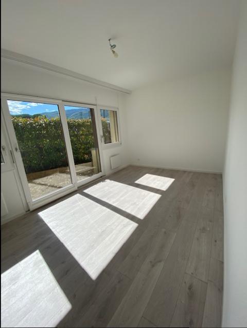 APPARTEMENT 3.5 PIECES - AVEC JARDINET 5