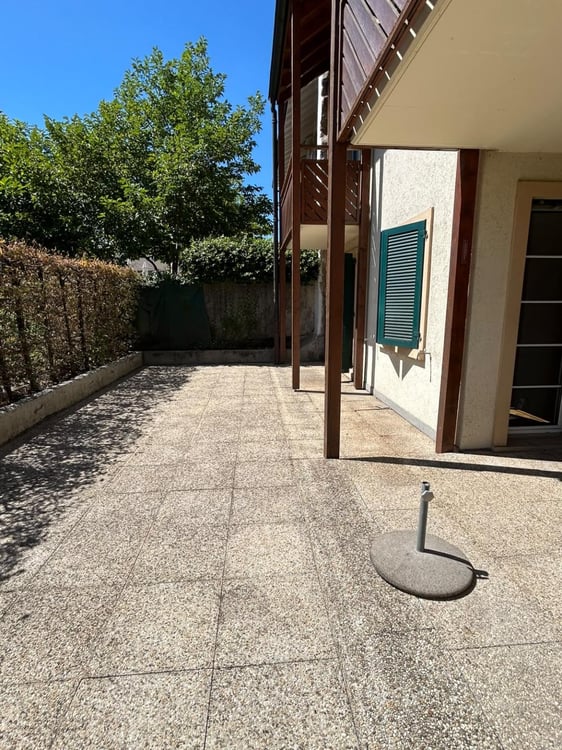MAGNIFIQUE 5.5 AVEC TERRASSE à PRANGINS 8