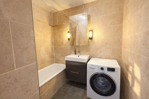 Bel appartement traversant de 4 pièces ? Lumineux, calme et idéalement situé à Saint Jean 6