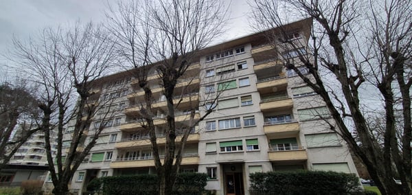Ch. Des Semailles 11A-B 13 A-B, Parking extérieur