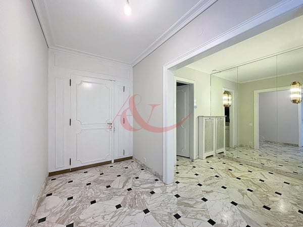 Appartement de haut-standing avec vue panoramique sur le lac 12