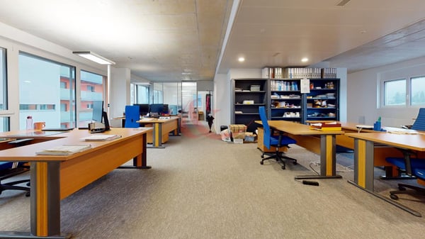 Magnfique bureaux proche de l'autoroute et du centre-ville 8