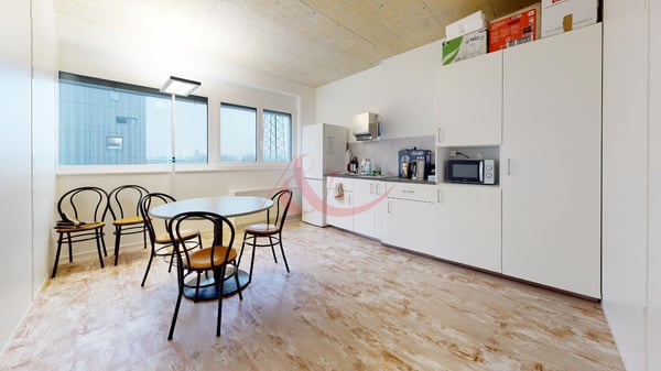 Magnfique bureaux proche de l'autoroute et du centre-ville 4