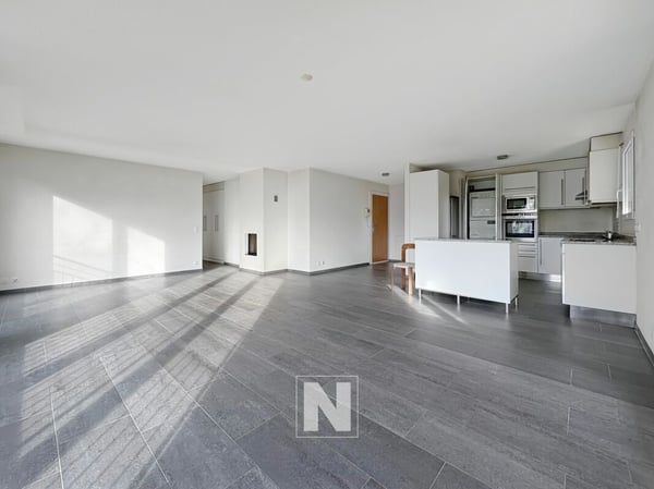 Bel appartement spacieux et lumineux avec balcons! 1