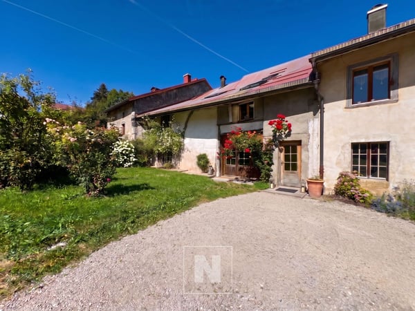 Les Charbonnières, ancienne ferme à rénover env. 230 m2 + appartement de 2 pièces 3