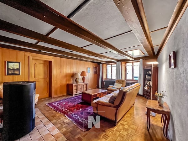 Les Charbonnières, ancienne ferme à rénover env. 230 m2 + appartement de 2 pièces 8