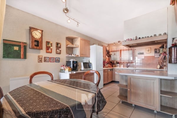 Charmante maison mitoyenne avec jardin et vue dégagée à Arzier-Le Muids 6