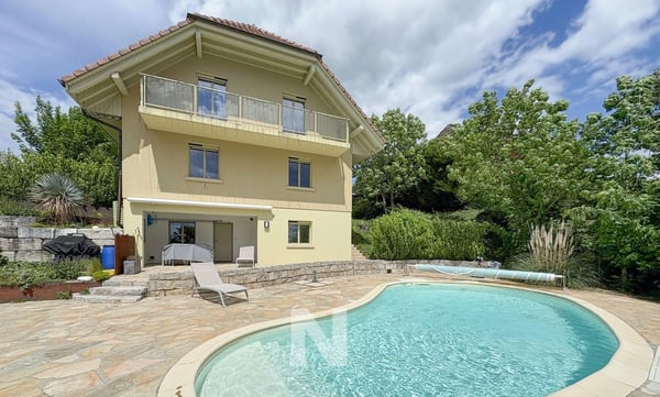 Maison individuelle de 6,5 pièces, d'environ 170m2 avec piscine 2