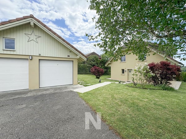 Maison individuelle de 6,5 pièces, d'environ 170m2 avec piscine 13