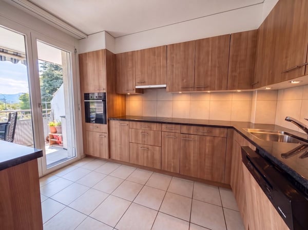 Appartement à vendre à Lausanne - 3 pièces 75 m² avec 2 salles d'eau, un grand balcon et un parking intérieure 3