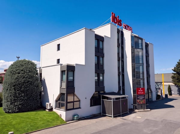 Local commercial à vendre à Crissier - 7,5 pièces de 179m2 avec un dépôts et des places de parking ! 1