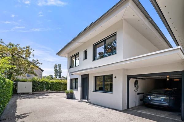 EXCLUSIVITE - CONCHES - Magnifique villa mitoyenne 25