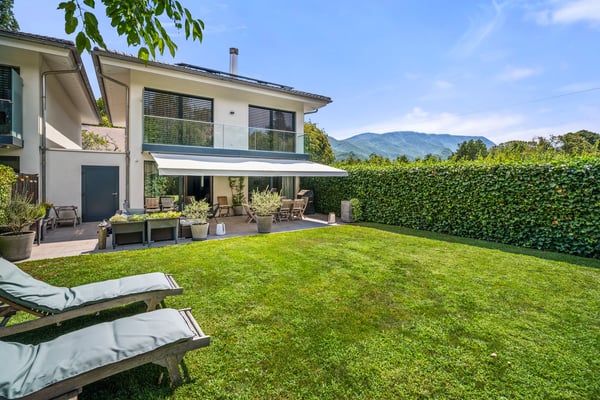 EXCLUSIVITE - CONCHES - Magnifique villa mitoyenne 1