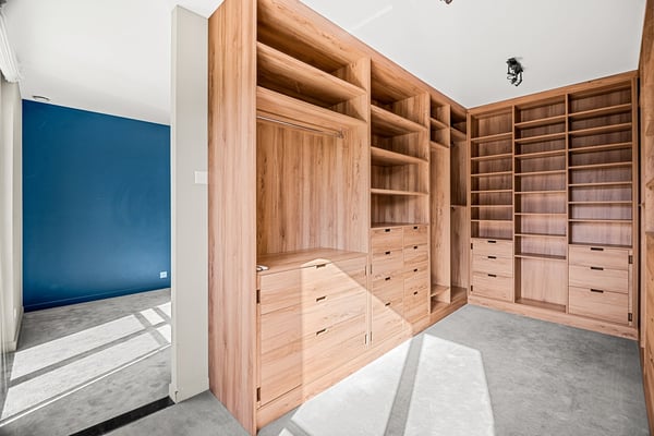 COLOGNY - Magnifique appartement dernier étage 8