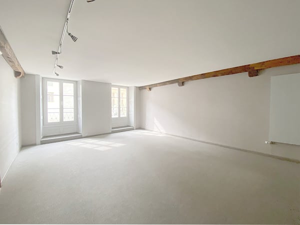 Local commercial situé en plein cœur du centre historique d'Yverdon-les-Bains 2