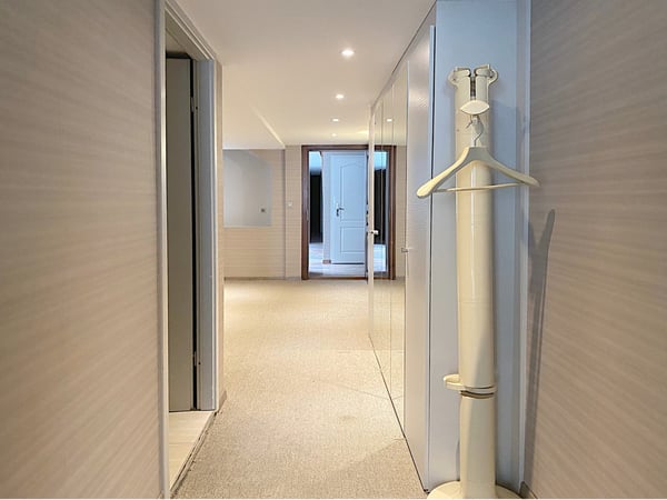 Local commercial situé en plein cœur du centre historique d'Yverdon-les-Bains 3