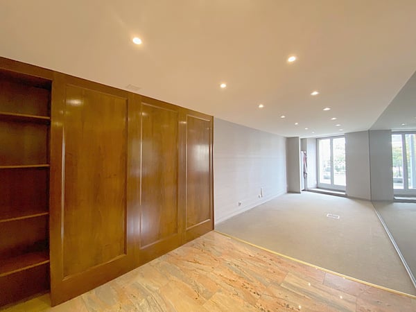 Local commercial situé en plein cœur du centre historique d'Yverdon-les-Bains 9