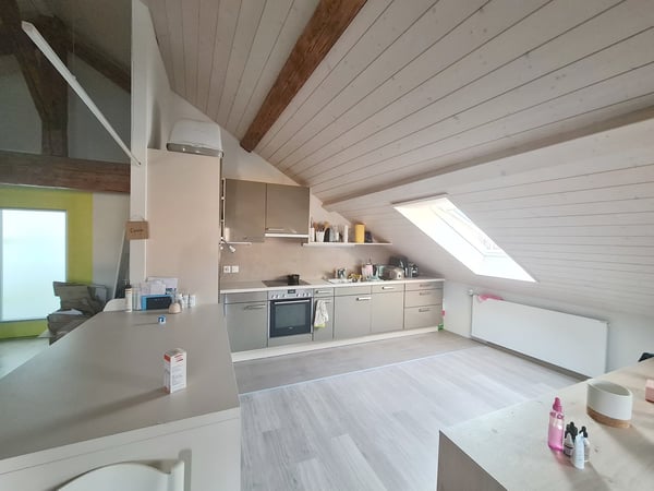 Appartement attique de 3.5 pièces situé au centre-ville 6