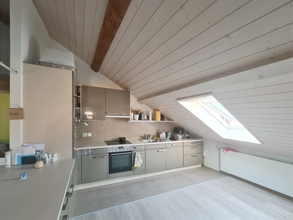 Appartement attique de 3.5 pièces situé au centre-ville 5
