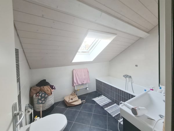 Appartement attique de 3.5 pièces situé au centre-ville 8