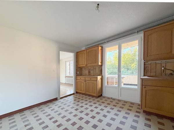 Bel appartement de 5.5 pièces situé à Pomy 5