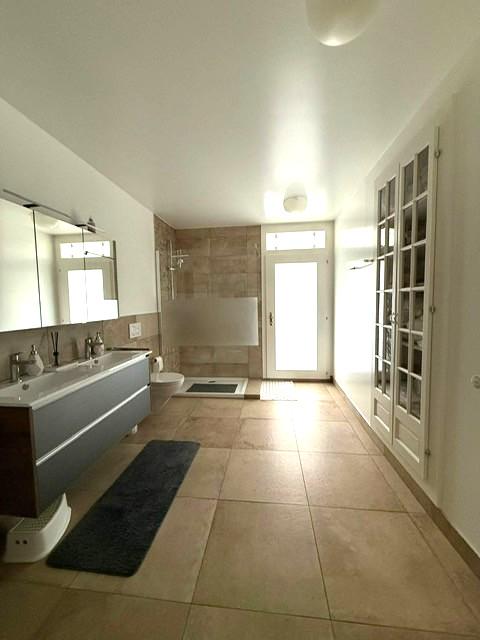 Très bel appartement avec vue lac 8