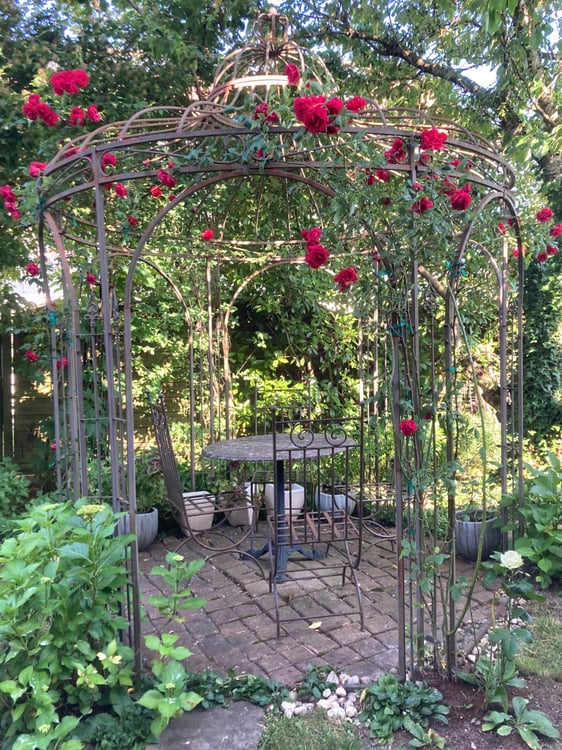 Villa jumelle avec jardin joliment aménagé et fleuri 13