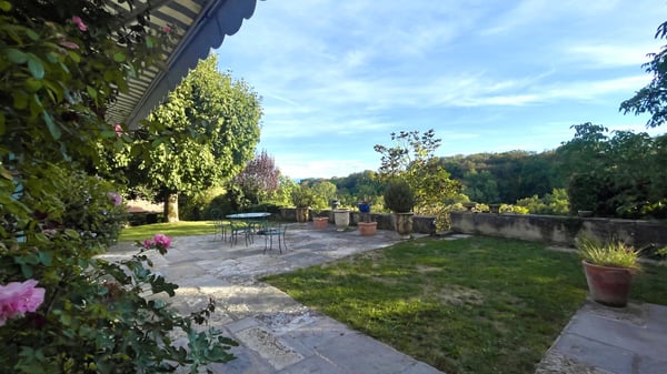 Magnifique propriété de 6,5 pièces dans un corps de ferme avec grand jardin privatif 4