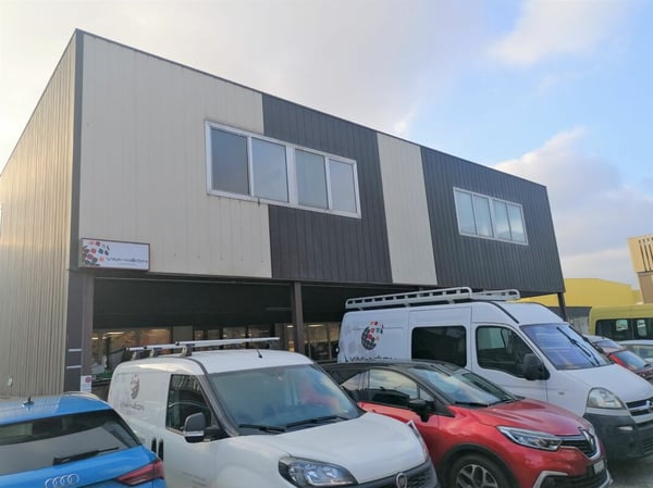 Immeuble commercial et industriel en zone FTI 5