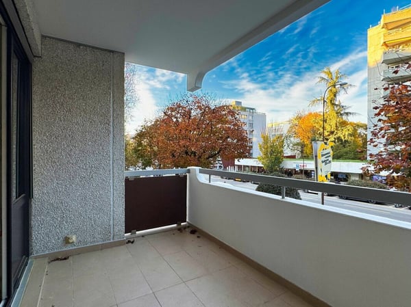 Spacieux appartement rénové de 2 pièces au coeur de Florissant 11