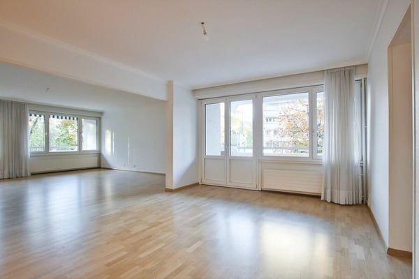 Spacieux appartement rénové de 2 pièces au coeur de Florissant 2