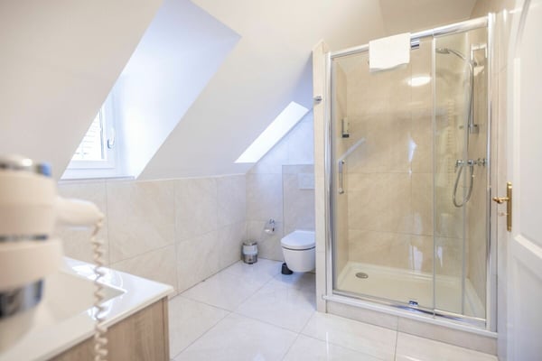 Opportunité hôtelière clé en main - La Chaux-de-Fonds, Capitale Culturelle 2027 9