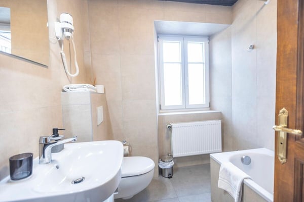 Opportunité hôtelière clé en main - La Chaux-de-Fonds, Capitale Culturelle 2027 5