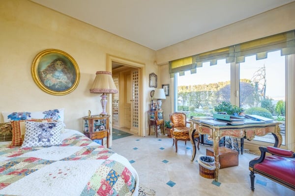 Attique 1.5 pièces avec une terrasse de 147 m2 9