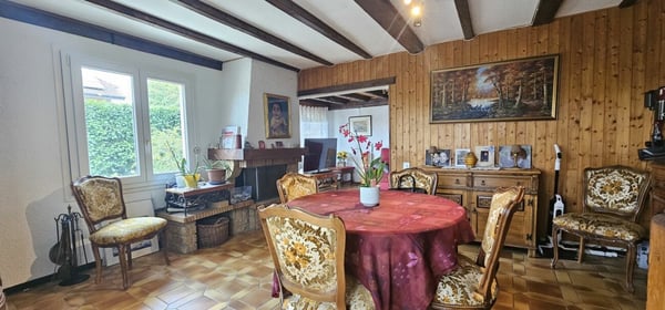 Grande villa individuelle avec 3 box . A saisir ! 6