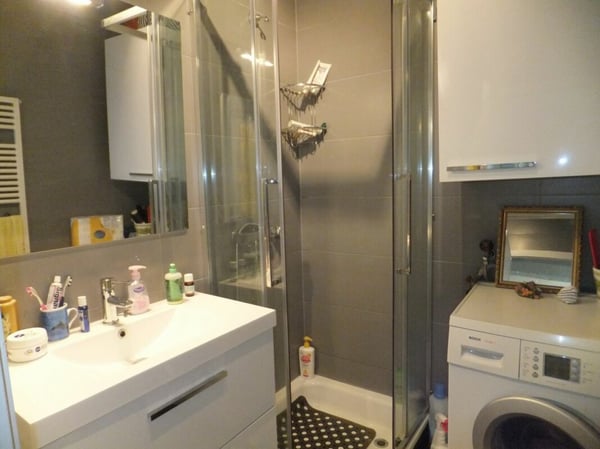 Grande villa individuelle avec 3 box . A saisir ! 4