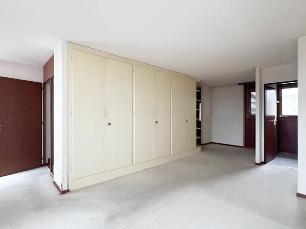 Triplex de 180 m2 à rénover à Nyon 11