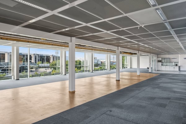 Bureaux Plug & Play à l'aéroport offrant une excellente visibilité 7